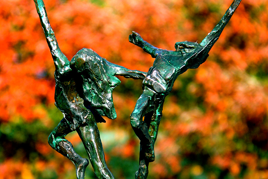 Sculptuur dansen van kunstenaar Jits Bakker, sculptuur Jits Bakker aankopen titel